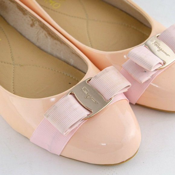 Salvatore Ferragamo Vara Bow Patent Leather Flats - Picture 4 of 6